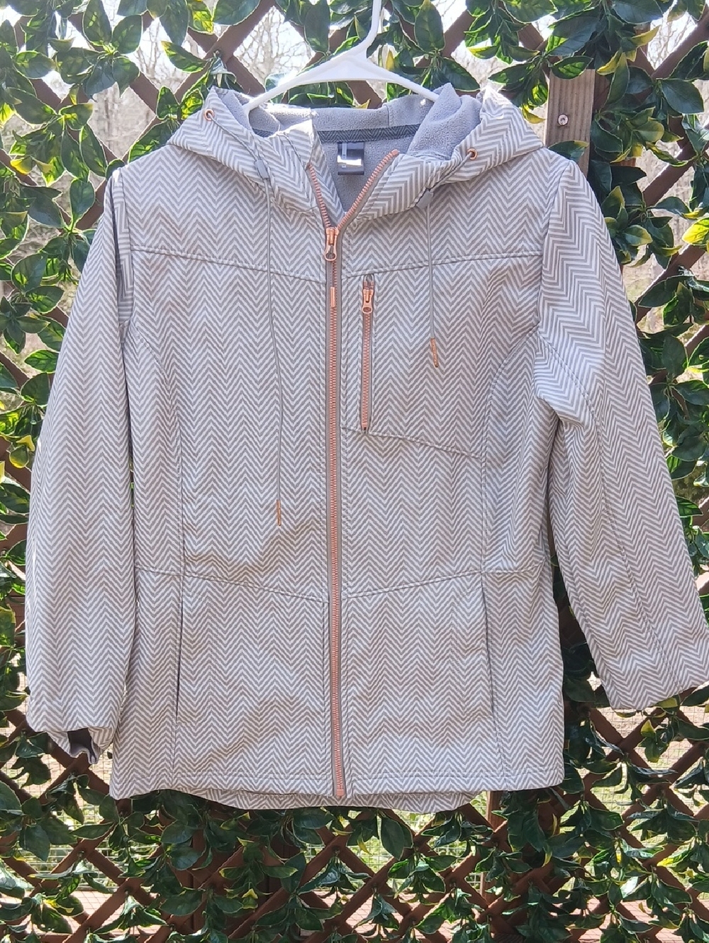 Mondetta Cream Fleece Jacket with Rose Gold Zipper Accents